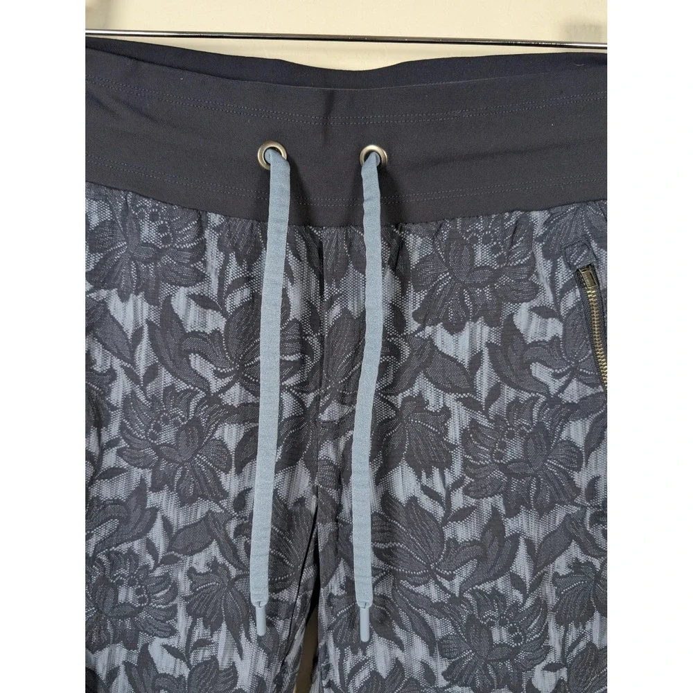 Athleta Pants Womens 10 Blue Trekkie North Jogger Stretch Floral Zip Pockets - Picture 4 of 12